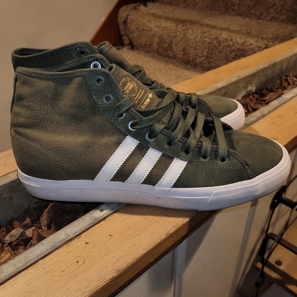 Adidas Hightops Mens Sz 9.5